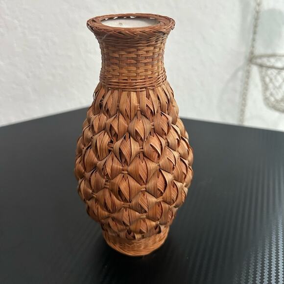 VTG- weaved basket vase- inside bud vase pottery- table top- mini- retro- unique - Picture 6 of 7